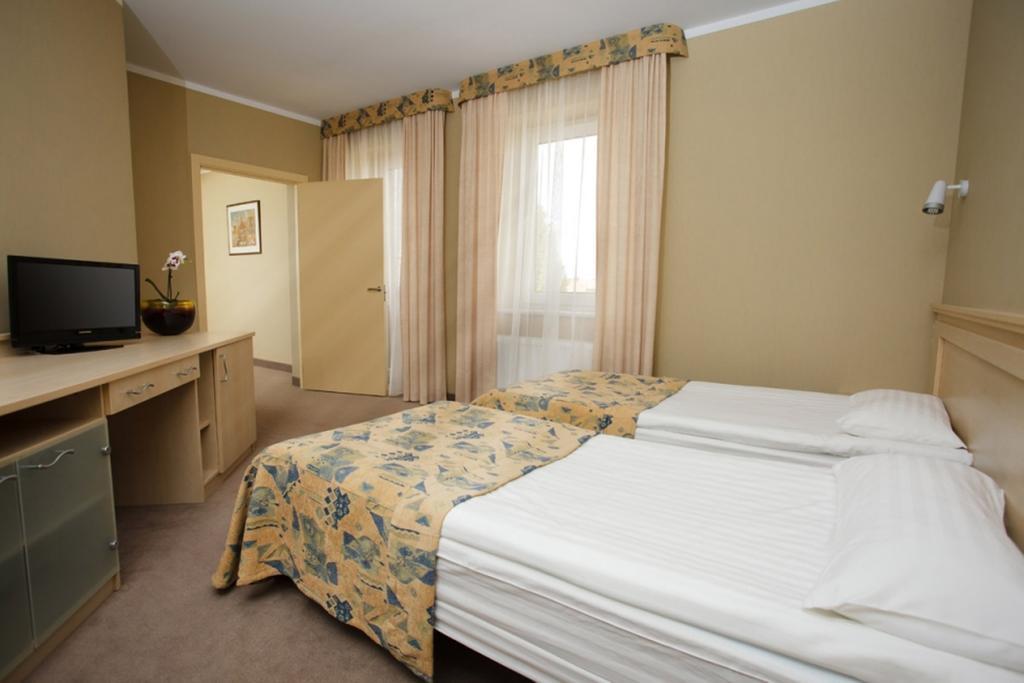 Hotel Babilonas Каунас Экстерьер фото